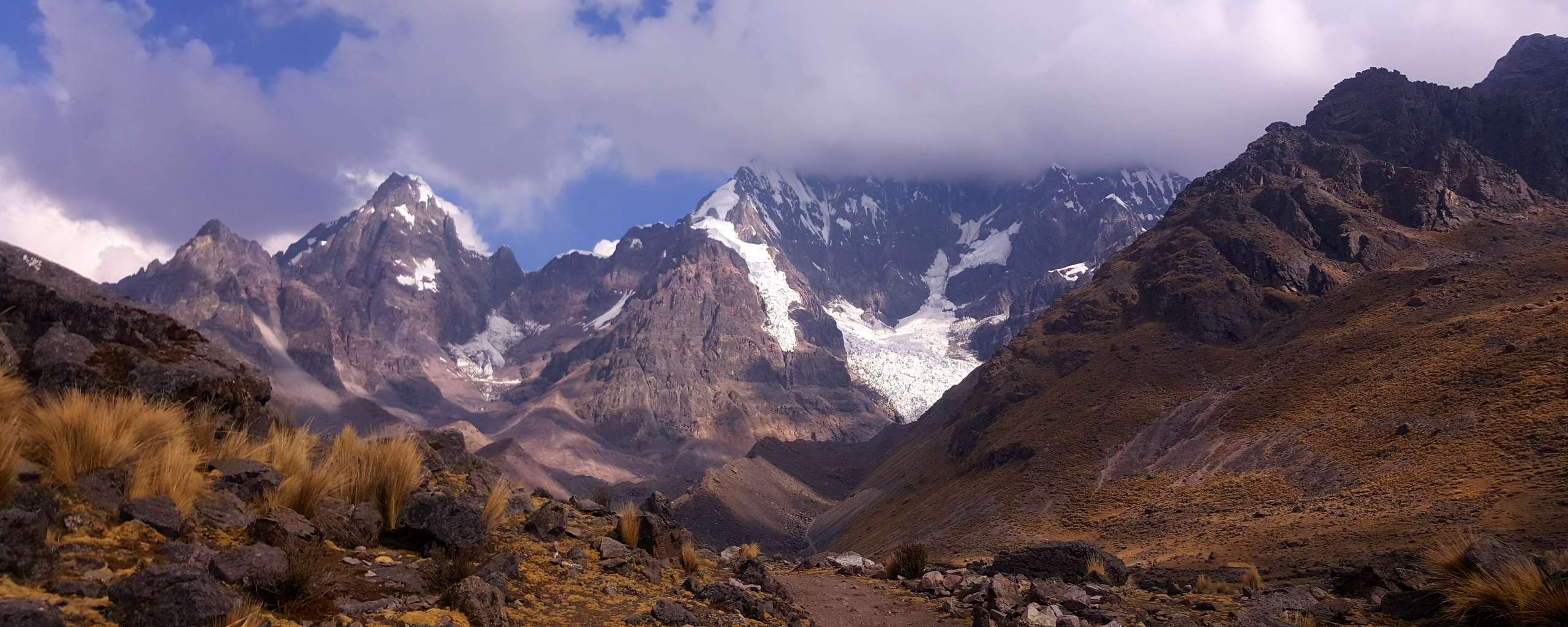 Nevado Ausangate hiding in the clouds