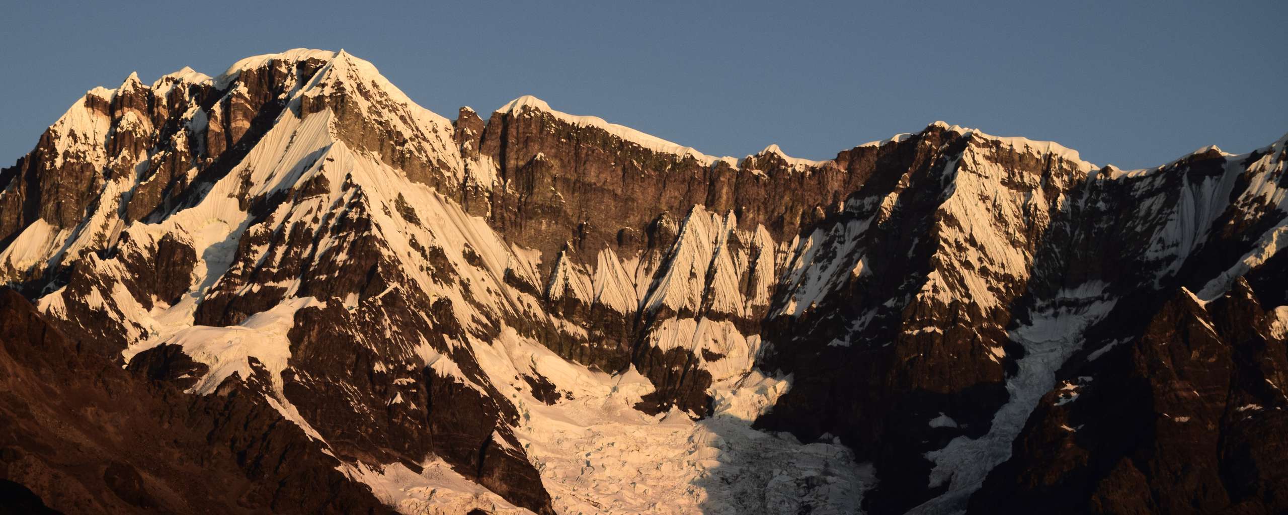 Ausangate Circuit Track in the Cordillera Vilcanota Banner